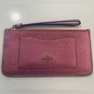 Coach women’s pink metallic zip top wristlet wallet clutch credit card holder